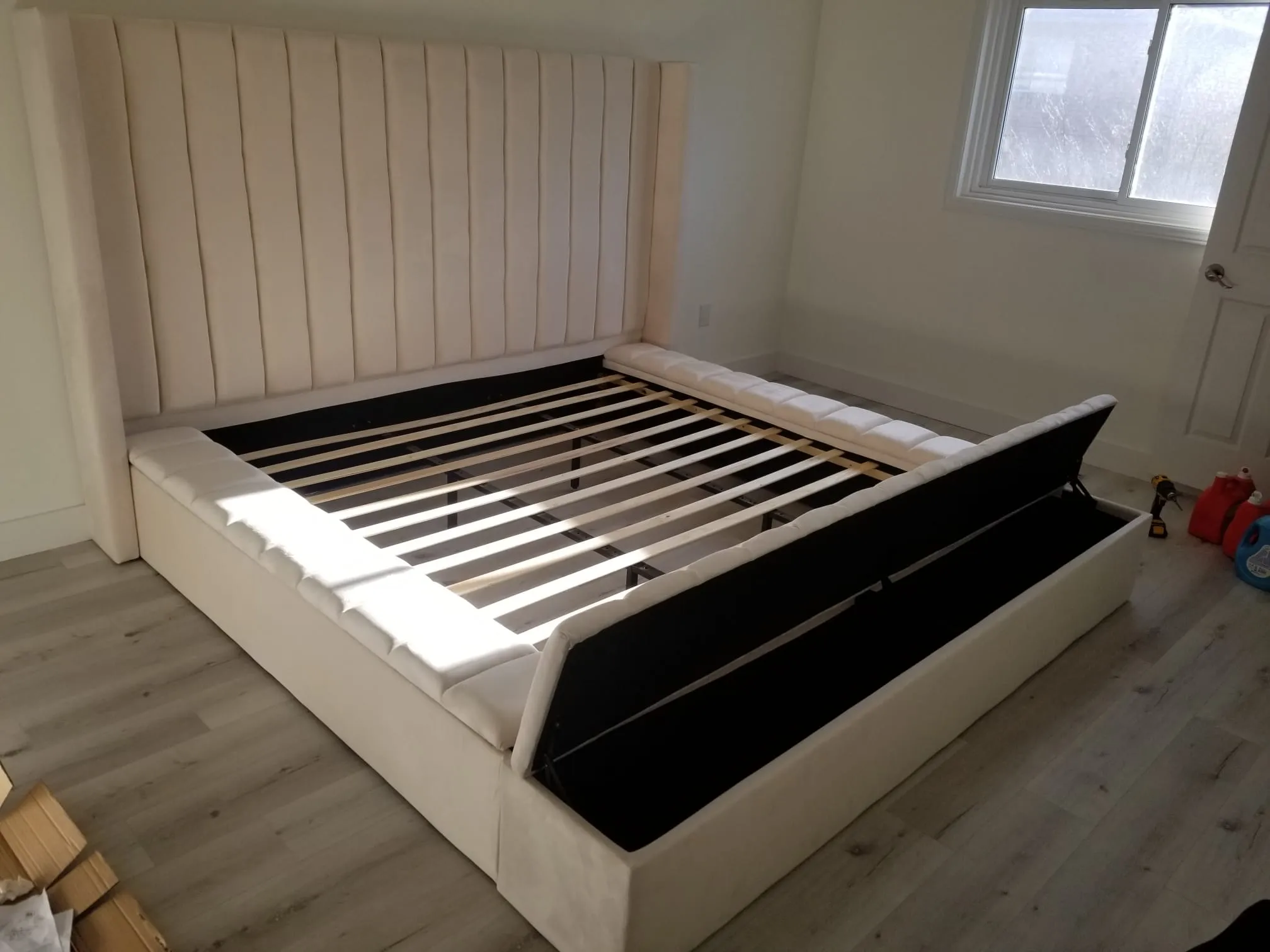 Creme Velvet Fabric Bed with Channel Tufting & 3 Storage Benches- Model #5723