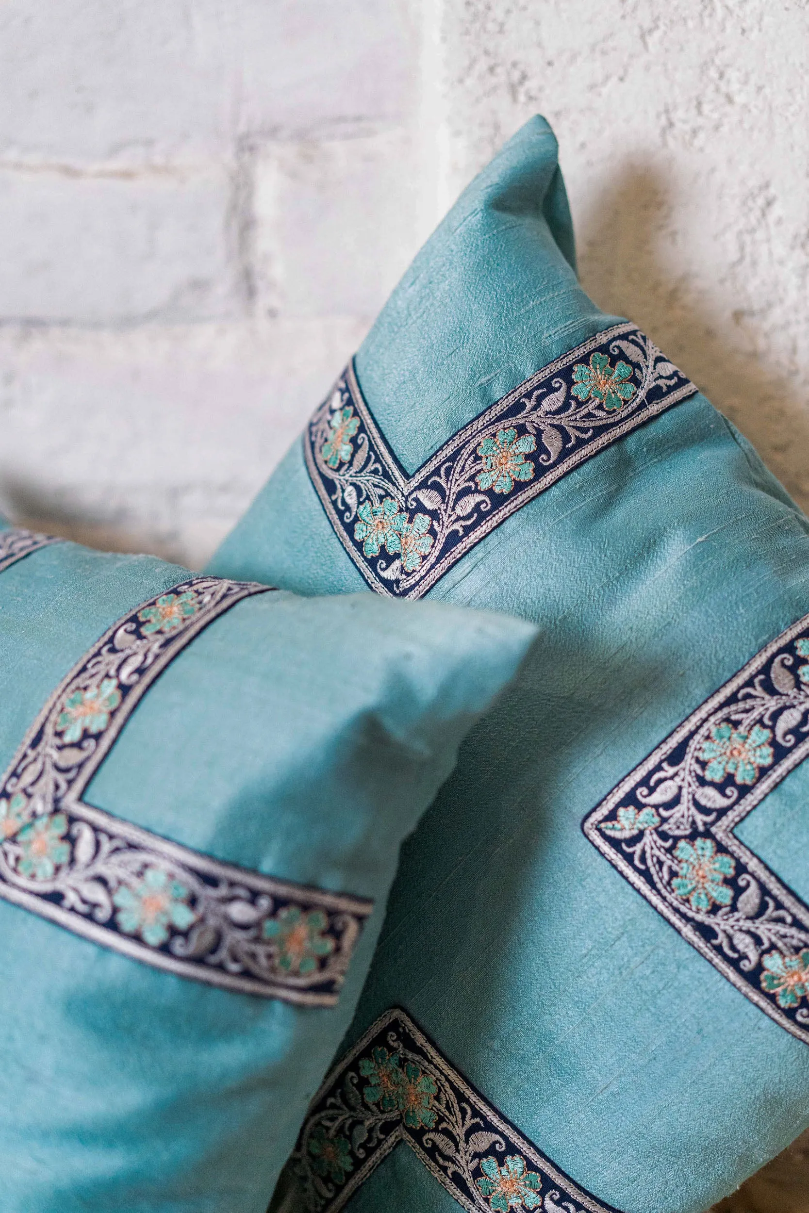 Crossvibe Handwoven Cushion -1 pc