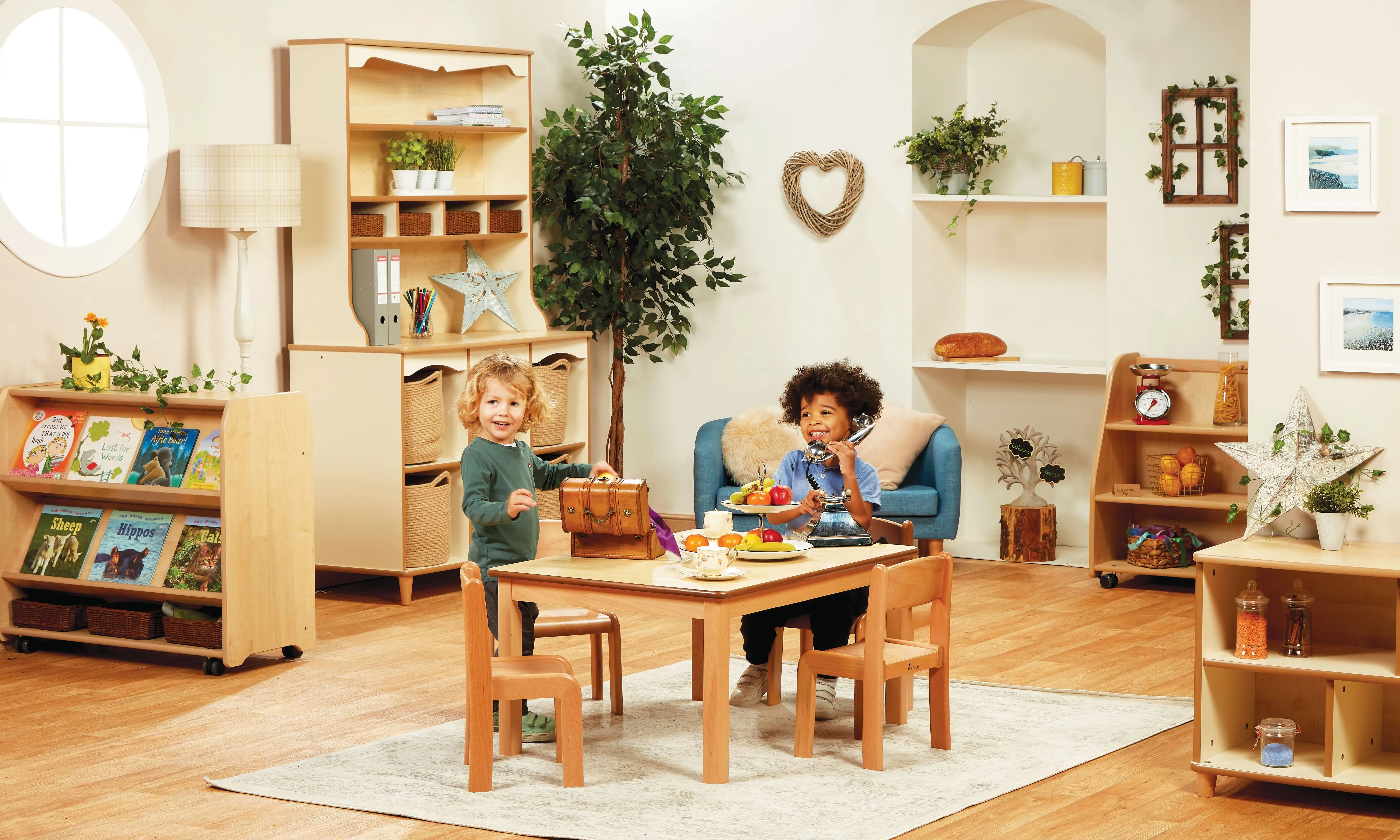 Millhouse Home from Home Role Play Table & Benches